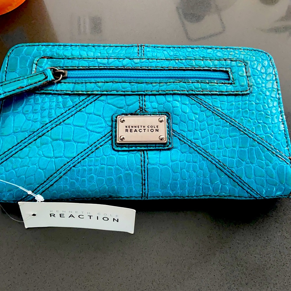 Turquoise Kenneth Cole Reaction Wallet/Organizer/clutch
